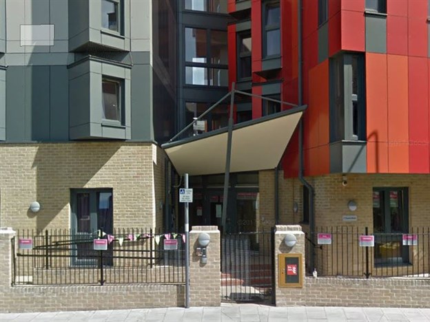 Entrance Canopy, Thames Street