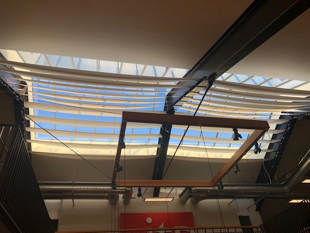 Office sun shade made of fabric fins