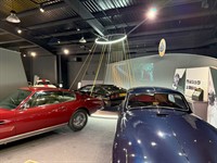 Curved Museum Screens